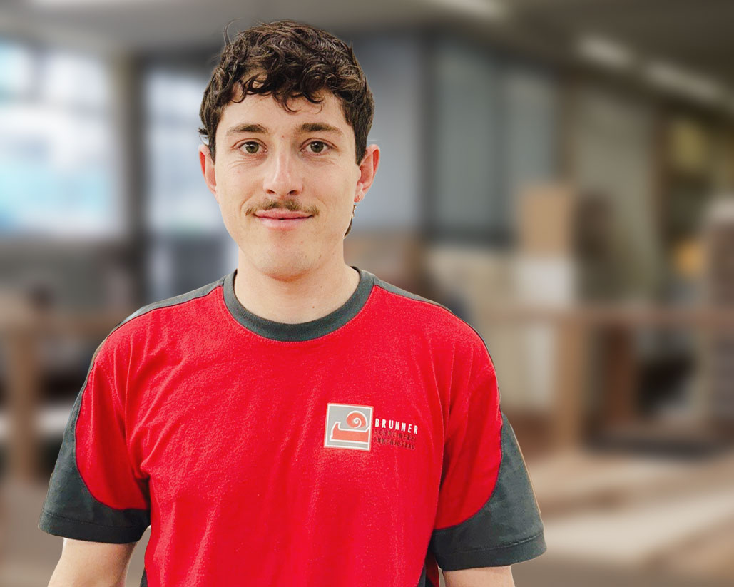 Julian Mosimann, Schreiner, Berufsbildner und Stv. Produktionsleiter bei der R. Brunner AG, Schreinerei Innenausbau Zürich