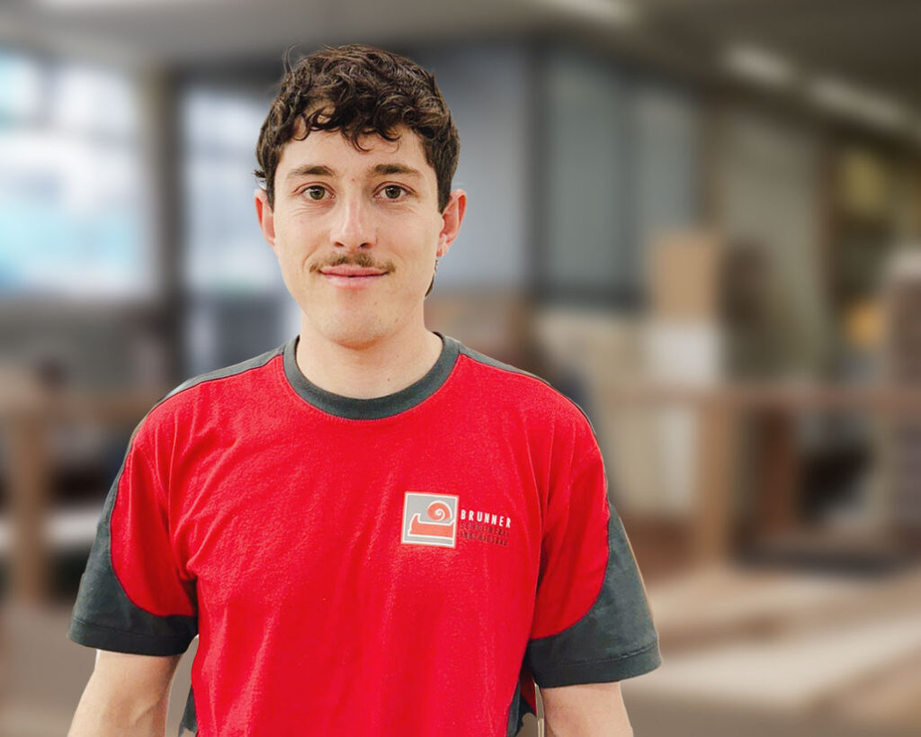 Julian Mosmimann, Schreiner, Berufsbildner und Stv. Produktionsleiter bei der Schreinerei R. Brunner AG in Zürich
