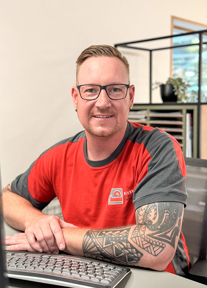 Florian Hütter, Monteur / Service, bei der Schreinerei R. Brunner AG, Dällikon und Zürich