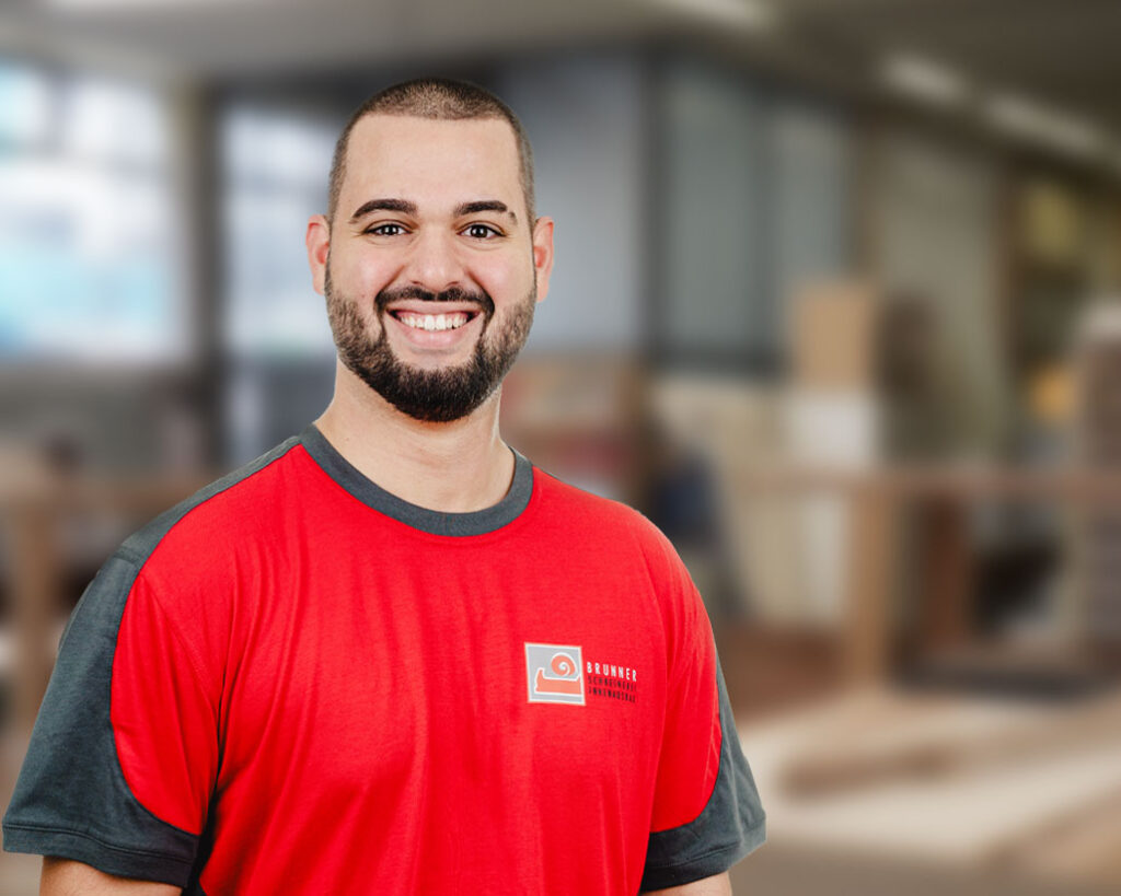 Riccardo Russo, Schreiner bei der Schreinerei R. Brunner AG in Zürich