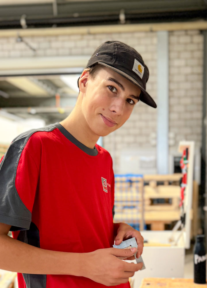 Finn Fernando, Lernender Schreiner EFZ bei der Schreinerei R. Brunner AG, Dällikon und Zürich